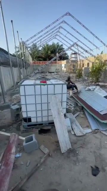 Full length view through the developing structure